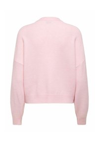 Pull en tricot rose avec une coupe décontractée, des épaules tombantes et des poignets côtelés. Texture douce et longueur cropped. Pas de fermetures ni de motifs visibles.