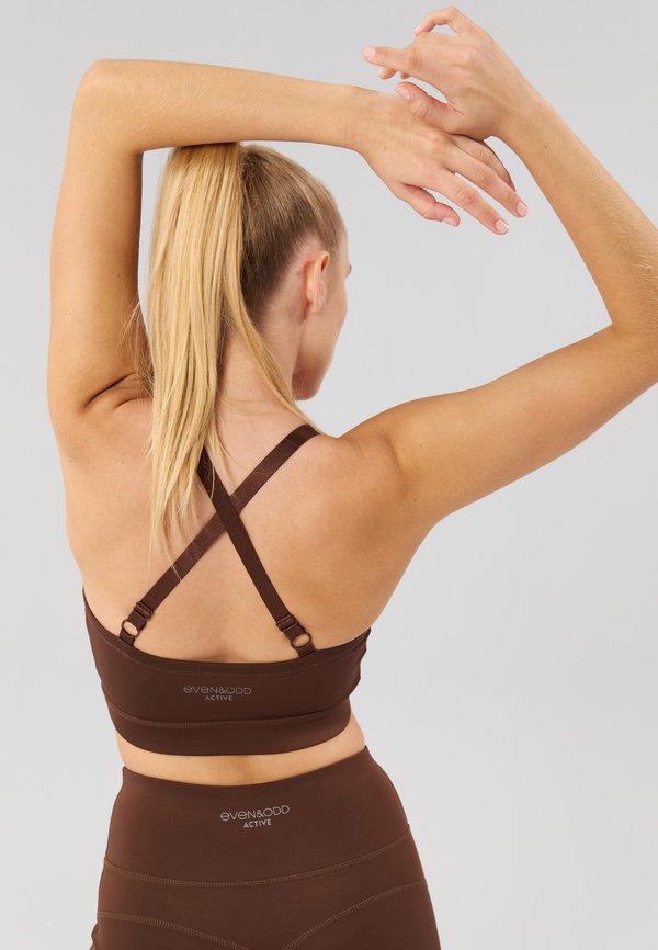 Medium support sports bra3