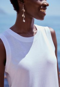 Next SLEEVELESS CREW NECK TIERED - Džersejové šaty - white