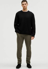 lululemon ABC WARPSTREME™ SLIM PULL-ON - Donji dijelovi trenirke - army green