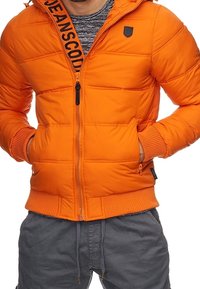 INDICODE JEANS Chaqueta de invierno - orange