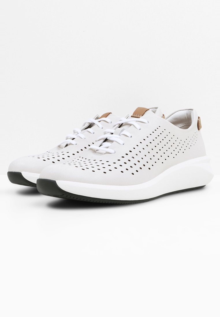 Zapatillas Clarks Un Rio Tie Cuero Mujer Blancas Mujer Zapatillas