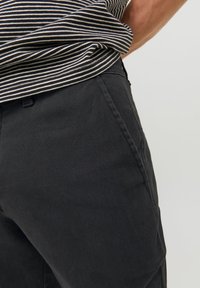 Thumbnail Image 7
