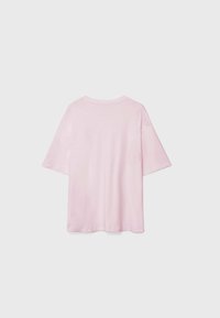 Roze T-shirt met korte mouwen, gemaakt van katoen, met een relaxed fit, ronde halslijn en een gladde textuur. Minimalistisch ontwerp zonder patronen.