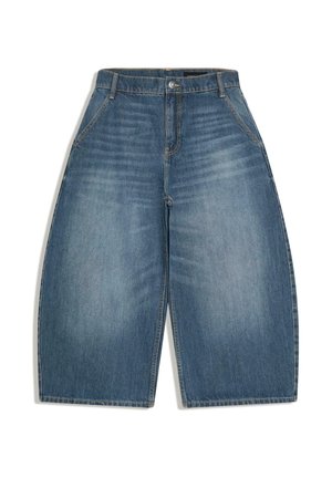 Svetlo moder kratke hlače z raglanskim krojem, sprednjimi žepi, zapiranjem na gumbe ter posvetlitvami na stegnih in pasu.