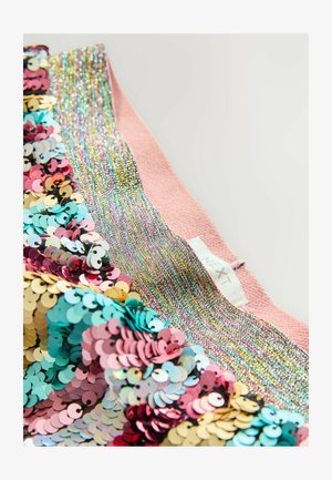 Rozsdamentes hatású rózsaszín anyagú, sokszínű flitterekkel díszített top, kék, rózsaszín és arany színekben. Texturált szegélye írisz színű kiemelésekkel rendelkezik.