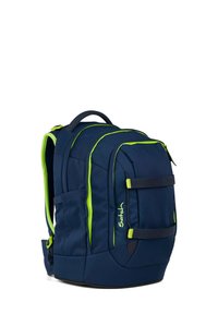 Sac à dos bleu marine avec des accents vert fluo, des bretelles réglables, plusieurs compartiments et une finition en tissu texturé.
