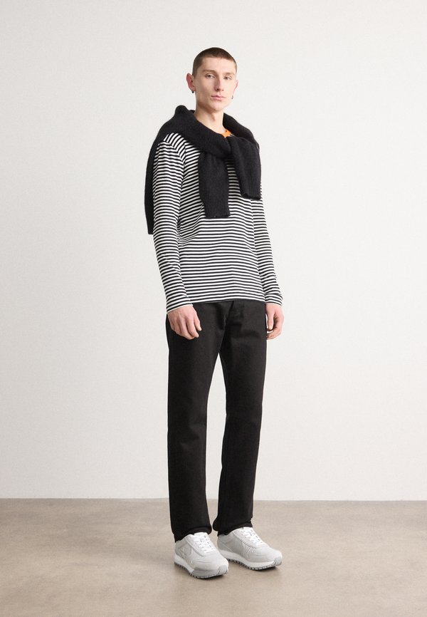 TOOTHY RUNNER IRREGULAR LINES - Trainers - oyster mushroom4