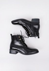 Sandra Fontán BETSABE - Botines con cordones - black