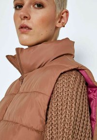 Noisy May NMMARCUS VEST  - Kamizelka