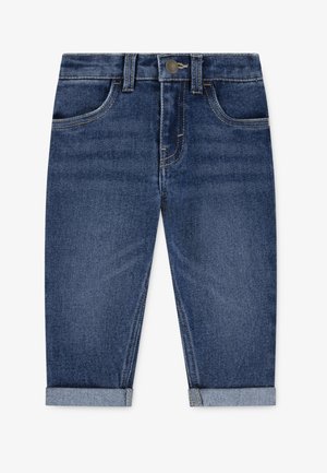Jean en denim bleu foncé avec un design classique à cinq poches, poignets retroussés et détails de couture aux coutures. Fermeture à bouton en métal à la taille.
