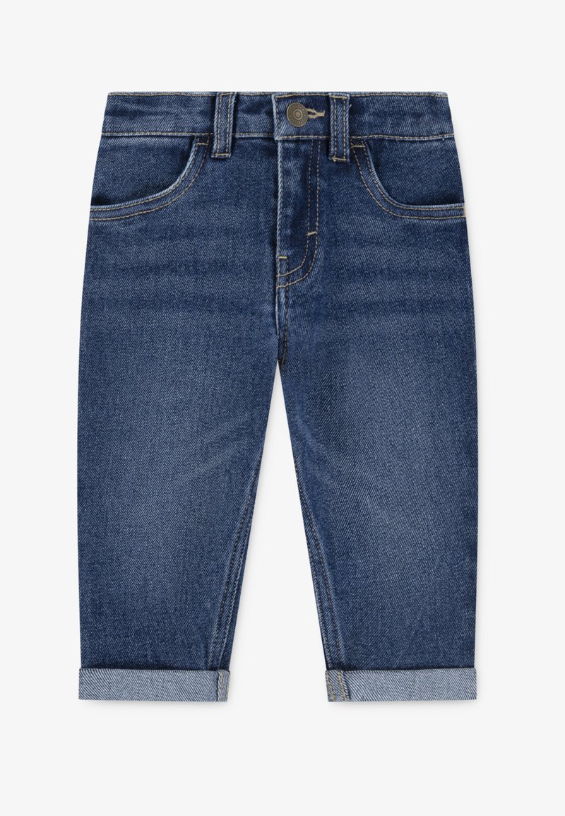 Jeans de denim azul escuro com um design clássico de cinco bolsos, bainhas enroladas e detalhes de costura nas costuras. Fecho metálico na cintura.