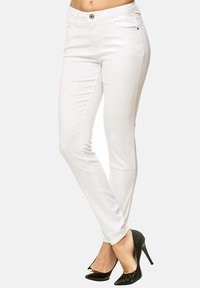 Elara STRETCH - Vaqueros pitillo - weiß