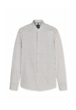 Camicia a maniche lunghe con bottoni, con sottili righe verticali beige e bianche, colletto classico e polsini con bottoni, stesa su sfondo bianco.