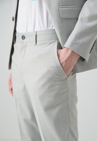 Selected Homme SLHSLIM CEDRIC STRUCTURE SUIT - Odijelo - light green melange