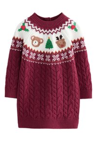 Robe-pull tricotée en bordeaux avec texture torsadée. L'empiècement blanc présente des broderies d'ours, de renne, de sapin de Noël et de houx.