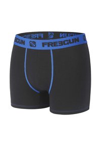 Shorts de boxe noirs avec une ceinture élastique bleue affichant le logo "FREEGUN". Des coutures bleues soulignent les jambes et la poche avant.