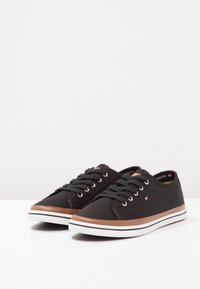 Tommy Hilfiger Baskets basses - black