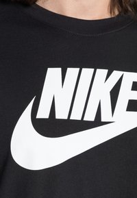 Nike Sportswear T-shirt med print - black