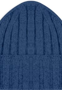 Niebieska dziana wełniana czapka beanie z pionowym wzorem prążkowanym i złożonym mankietem.