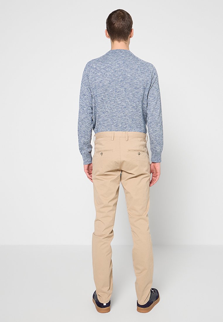 SLIM FIT