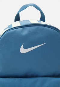 Nike Sportswear MINI UNISEX - Ryggsäck - aegean storm/lime ice/white