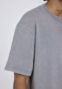 YOURTURN UNISEX - Marškinėliai su spaudiniu - grey