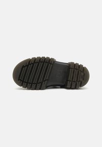 Dr. Martens RICKI FISHERMAN - Platform sandals - black