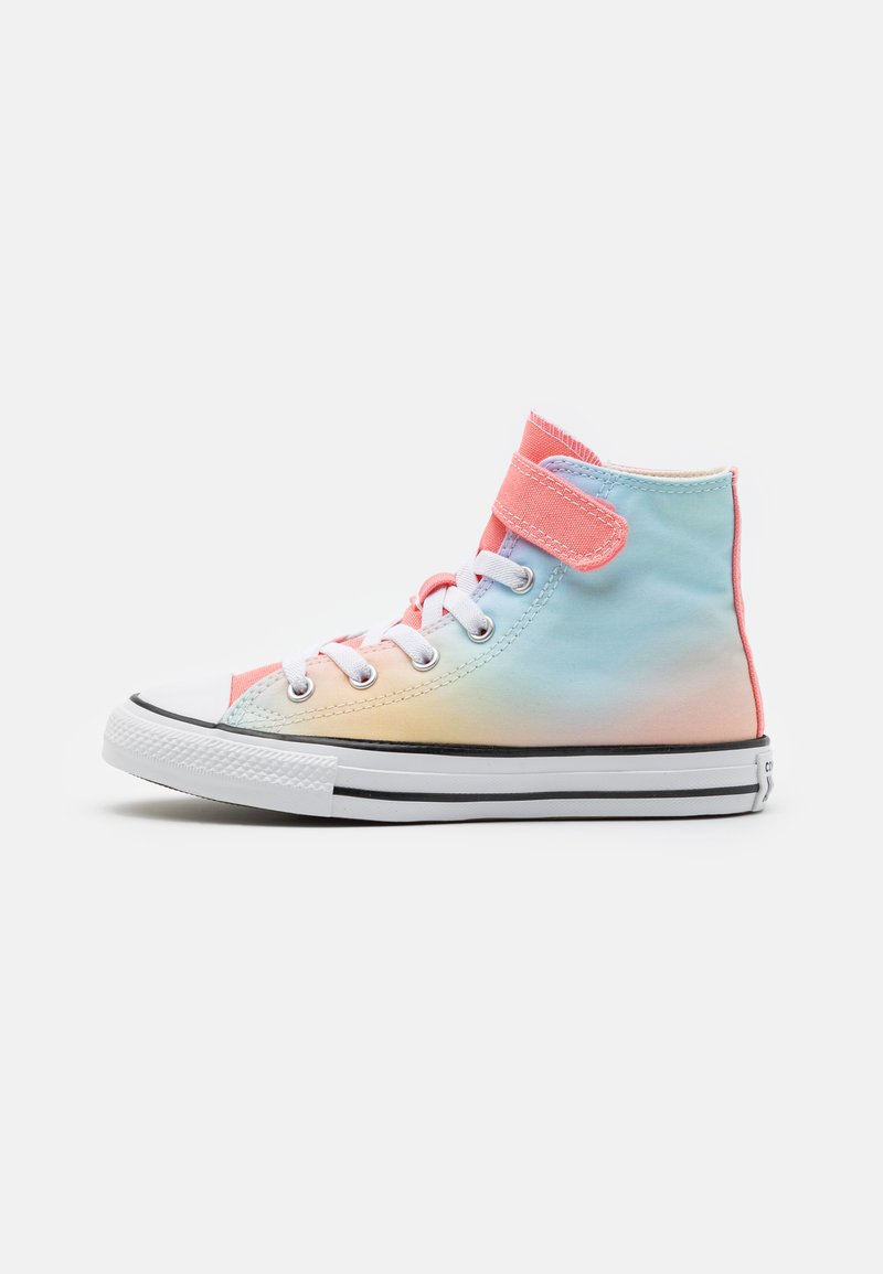 converse flamant rose