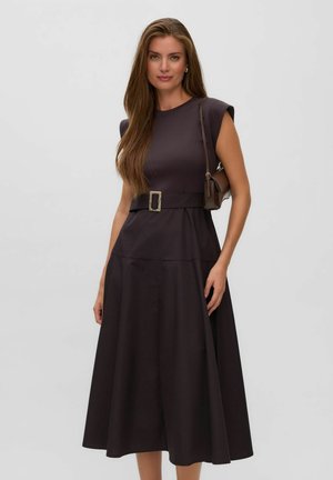 Vero Moda VMBRENDA SL O-NECK 7/8 DRESS JRS - Robe en jersey - chocolate torte