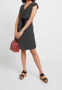 s.Oliver BLACK LABEL Vestido informal - black