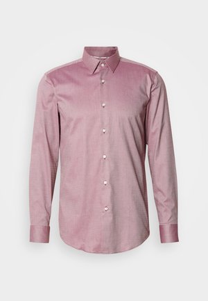 Svečana košulja dugih rukava u svijetlo ružičastoj boji sa suptilnim geometrijskim uzorkom, kragnom na dugmad i malim bijelim dugmadi duž prednje strane.