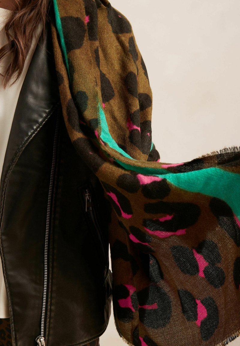 Next REGULAR FIT - Huivi - green pink animal print