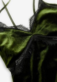 Next REGULAR FIT - Cocktailklänning - olive green