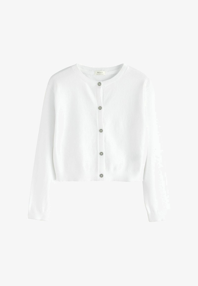 Hvid, cropped cardigan lavet af blødt materiale; har lange ærmer, en rund halsudskæring og seks runde grå knapper foran.