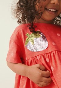Next SEQUIN REGULAR FIT  - Jerseykjole - strawberry