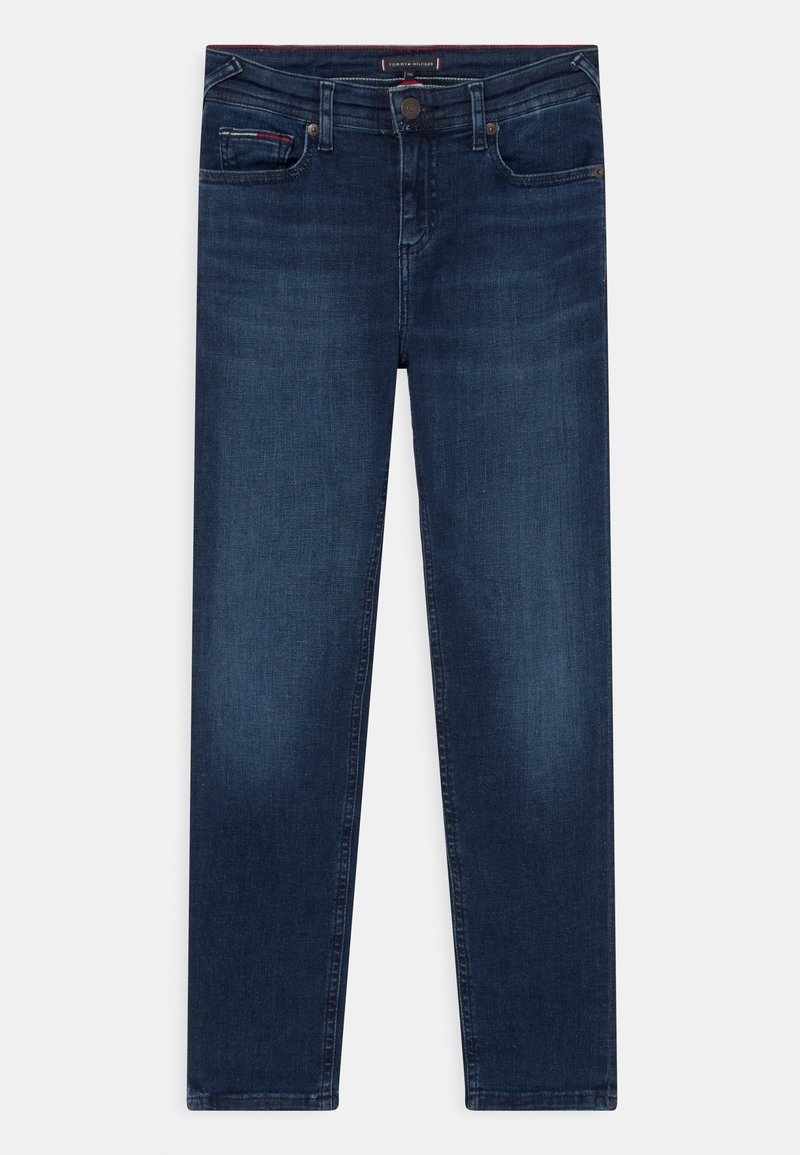 Jean droit en denim bleu foncé avec bouton devant, fermeture éclair, passants de ceinture et design à cinq poches.