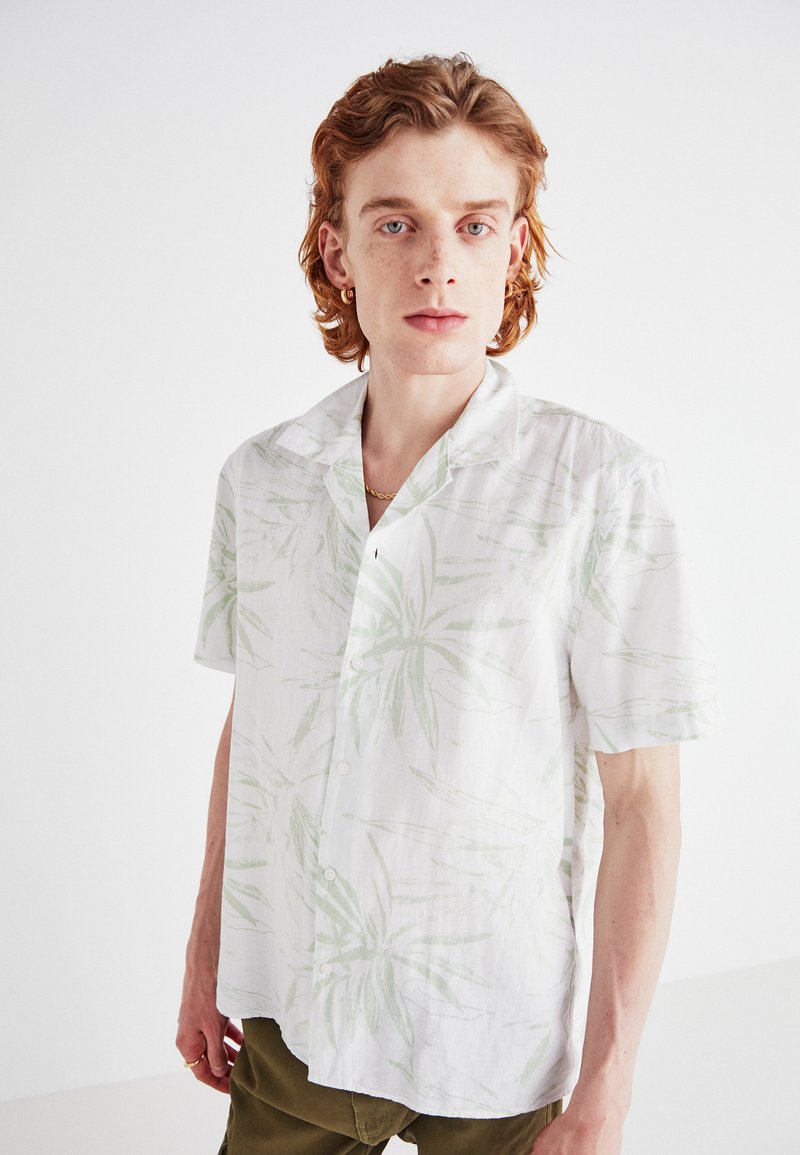 Selected Homme SLHRELAXSUN SHIRT RESORT - Marškiniai - bok choy aop:leaves aop