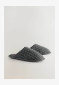 Valitud, grey