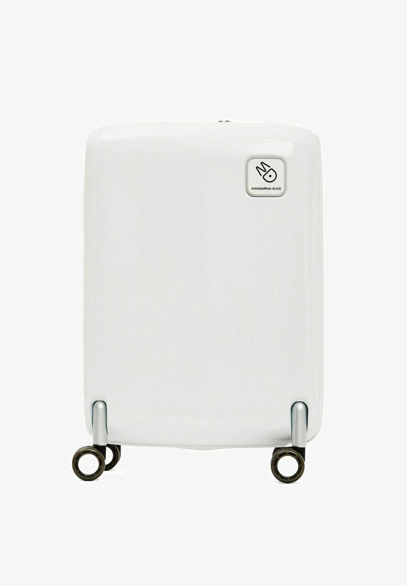 Maleta rígida blanca con cuatro ruedas giratorias y el logo de Mandarina Duck en la esquina superior derecha.