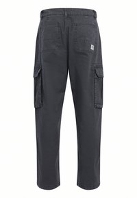 Schwarze Cargo-Hosen aus strapazierfähigem Stoff, mit zwei Gesäßtaschen und Seitentaschen, geradem Schnitt und umgeschlagenen Säumen.