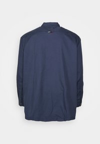 Tommy Jeans Plus CLASSIC SOLID OVERSHIRT - Casaco leve - twilight navy