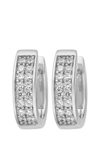 Silverfärgade ringörhängen med en rad glittrande klara ädelstenar infattade i ett strukturerat band. Slät yta med modern design.