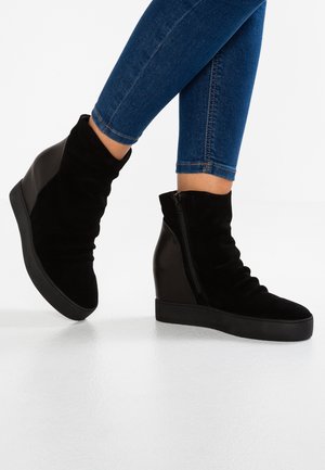 Kotníková obuv - black