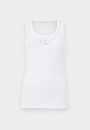 Canotta bianca a coste con scollatura rotonda e dettaglio del logo ricamato al centro. Presenta un design aderente e una texture morbida.