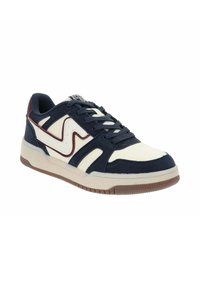 Sneaker con una combinazione di colori blu navy e crema, caratterizzata da materiali scamosciati e sintetici, suola testurizzata e accenti in contrasto color bordeaux.