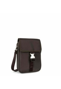 Borsa a tracolla in nylon marrone con chiusura a patta, fibbia in metallo argentato e tracolla rimovibile. Presenta un dettaglio con logo sulla tracolla.