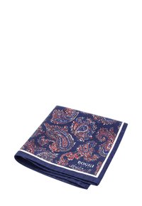 Temno modra žepna maramica s paisley vzorom v rdeče in bele odtenke, z enotno temno modro obrobo in blagovno znamko "BOGGI."