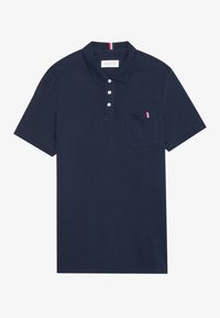 Marine polo shirt van katoen met een kraag, een drieknoopsluiting en een linkse borstzak met een rood, wit en blauwe accentstreep.