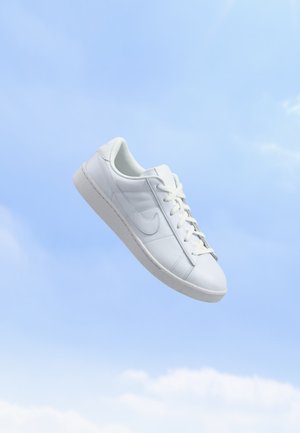 Nike Sportswear TENNIS CLASSIC UNISEX - Αθλητικά παπούτσια - white
